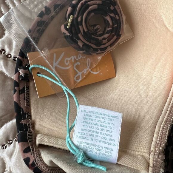 Kona Sol Twist Front Bandeau Flyaway Leopard Print Tankini Swim Top NEW Small - Picture 8 of 8